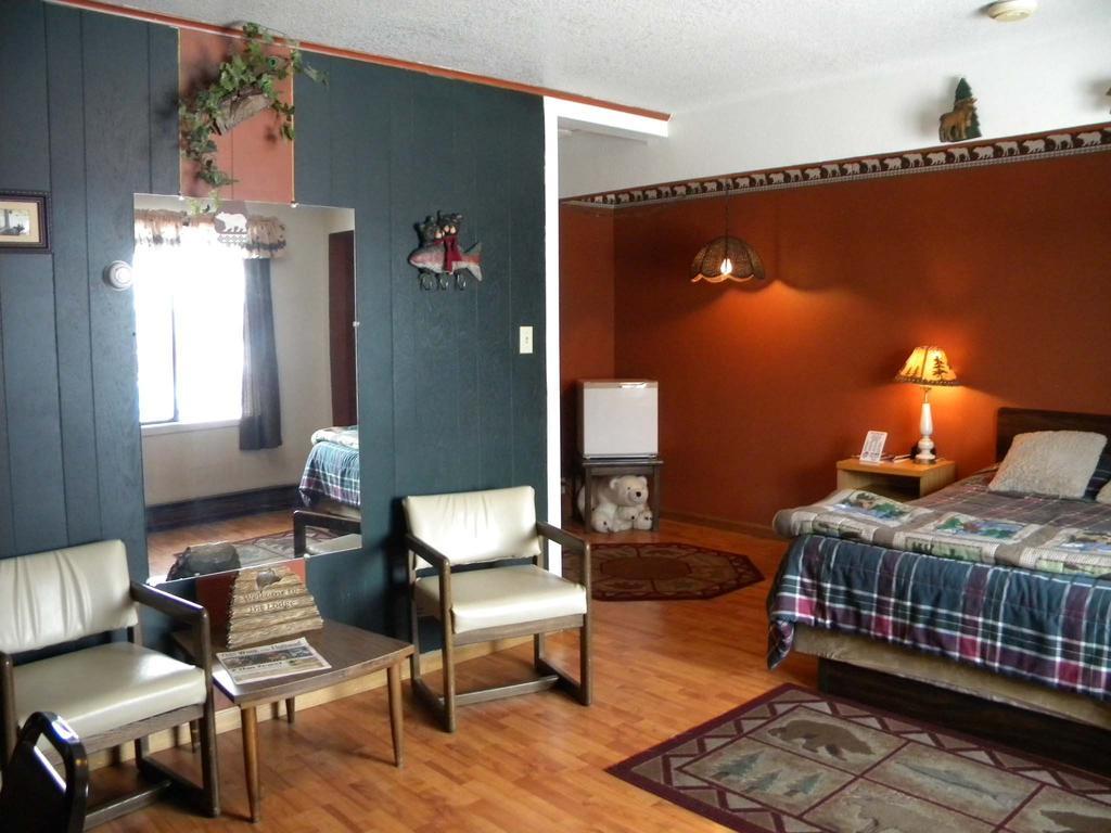 Blue And White Motel Kalispell Exterior foto